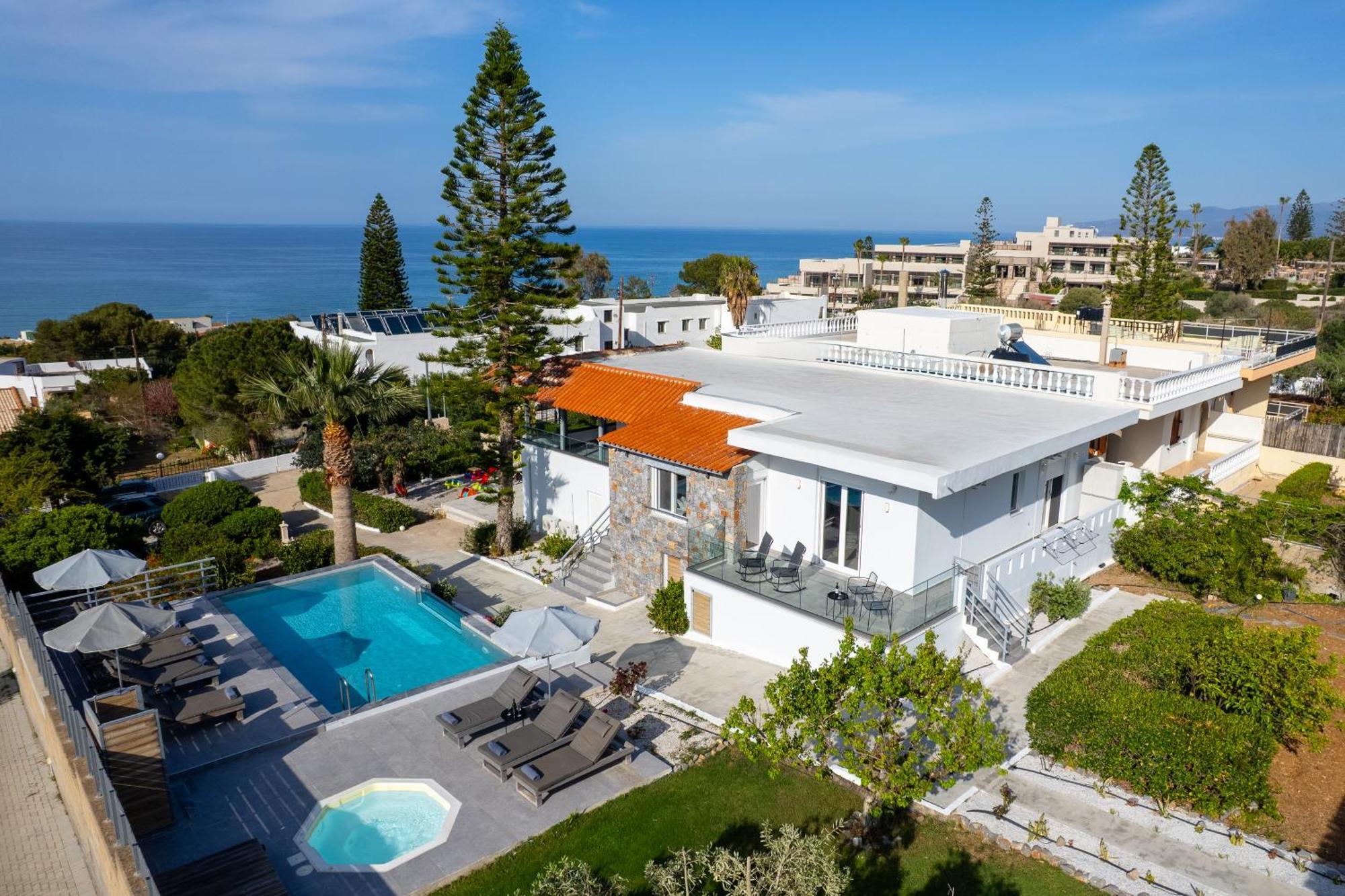 Queen'S Gem Luxury Villa - Heated Jacuzzi & Pool Hersonissos  Eksteriør billede