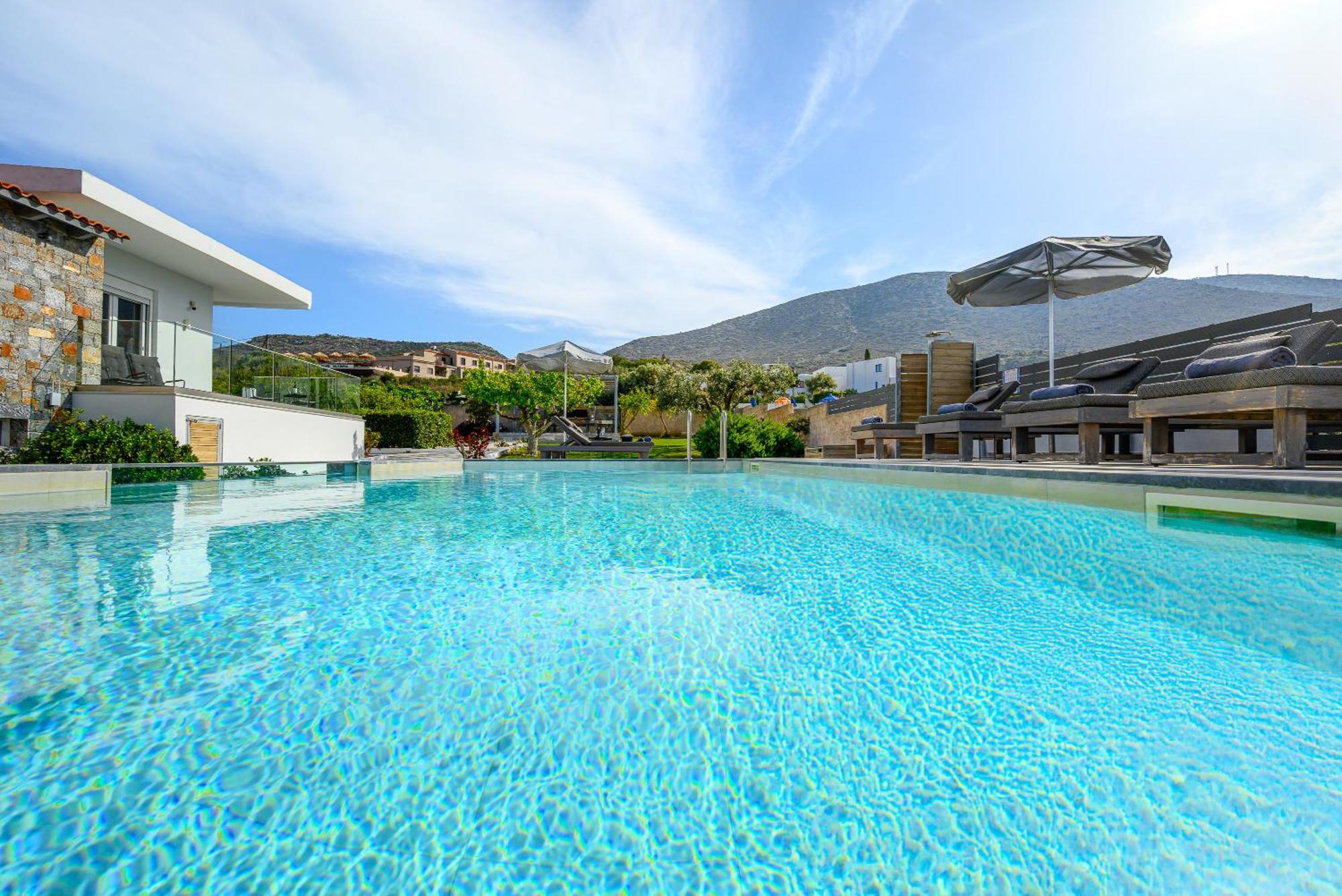 Queen'S Gem Luxury Villa - Heated Jacuzzi & Pool Hersonissos  Eksteriør billede
