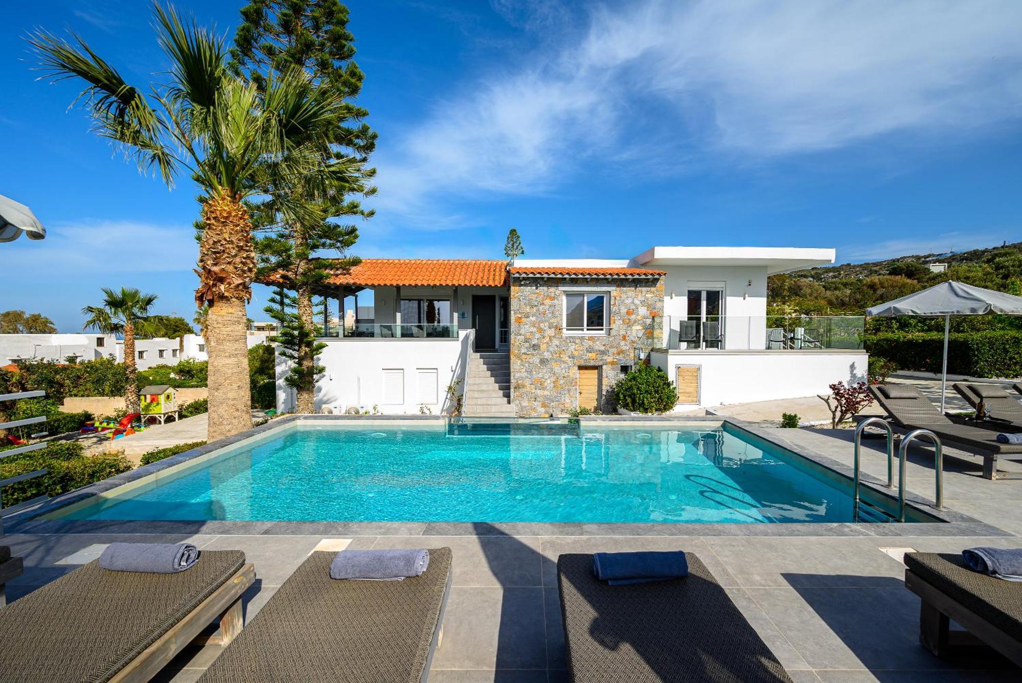 Queen'S Gem Luxury Villa - Heated Jacuzzi & Pool Hersonissos  Eksteriør billede