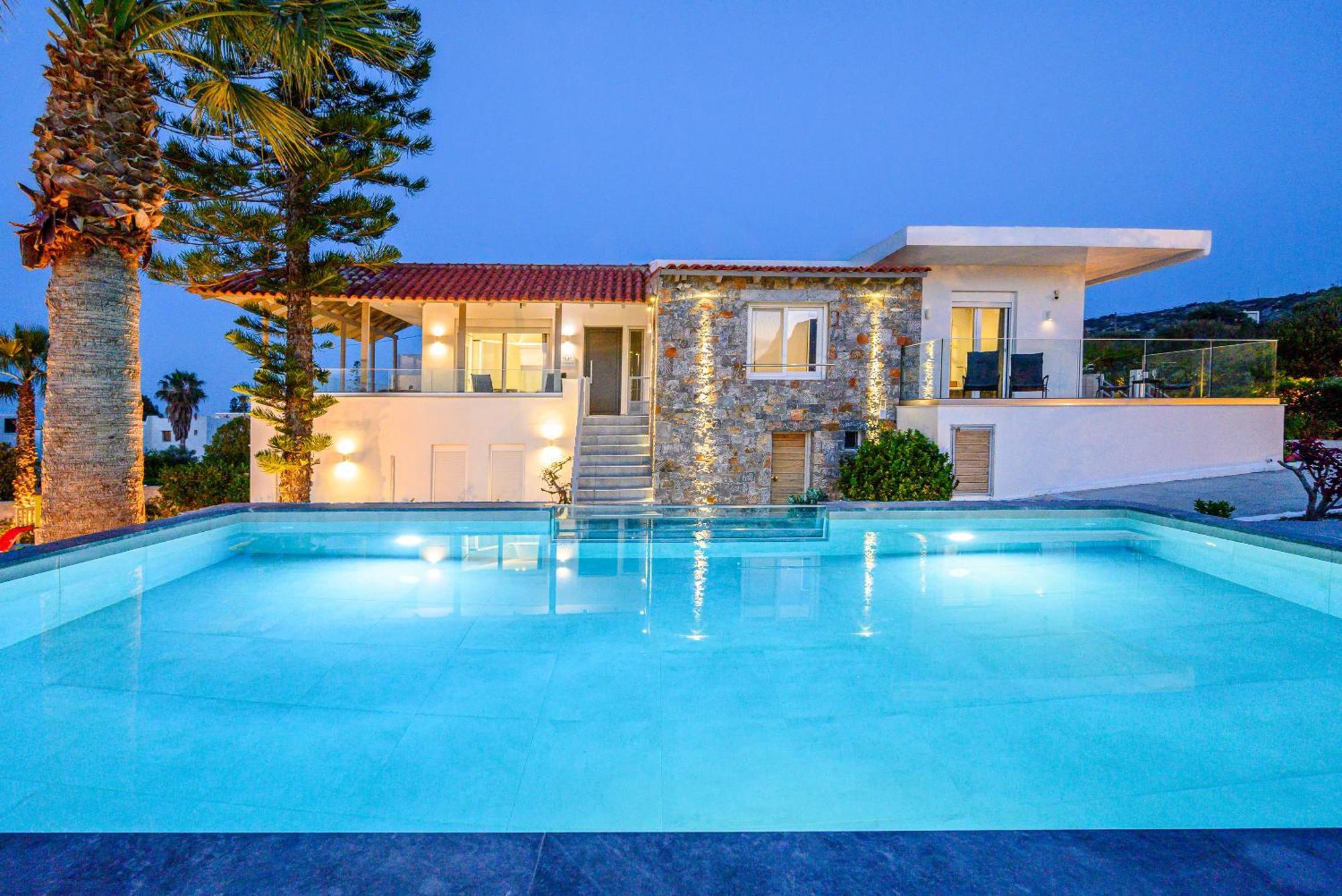 Queen'S Gem Luxury Villa - Heated Jacuzzi & Pool Hersonissos  Eksteriør billede
