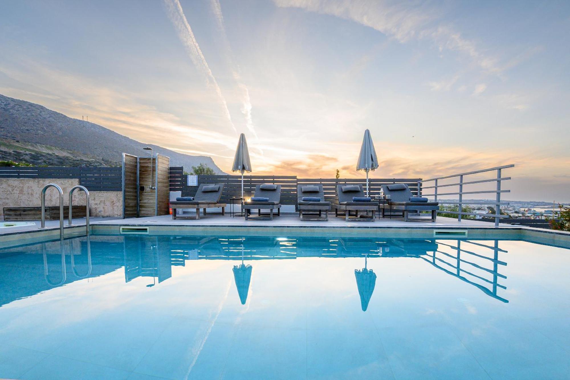 Queen'S Gem Luxury Villa - Heated Jacuzzi & Pool Hersonissos  Eksteriør billede